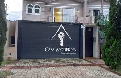 Imagem: A casa possui 2 Dormitórios, 3 Banheiros, 2 Vagas na garagem