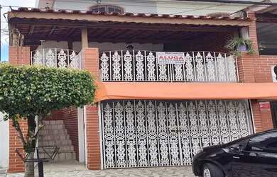 Imagem: A casa possui 2 Dormitórios, 1 Banheiro, 1 Vaga na garagem