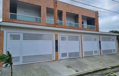 Imagem: A casa possui 2 Dormitórios, 3 Banheiros, 1 Vaga na garagem