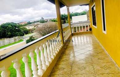 Imagem: A casa em condomínio possui 5 Dormitórios, 5 Banheiros, 5