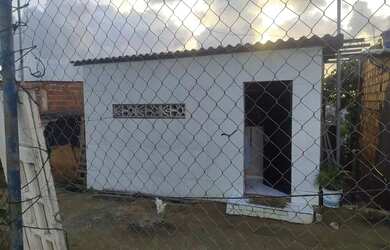 Imagem: A casa possui 1 Dormitório e está localizado em Barro, Recife