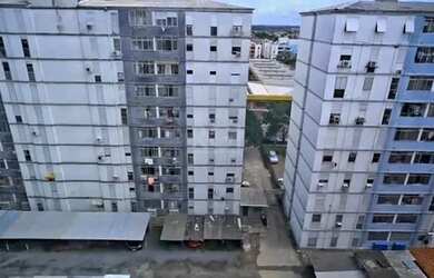 Imagem: O apartamento possui 2 Dormitórios, 1 Banheiro, 1 Vaga na garagem