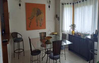 Imagem: A casa em condomínio possui 3 Dormitórios, 1 Banheiro, 2 Vagas