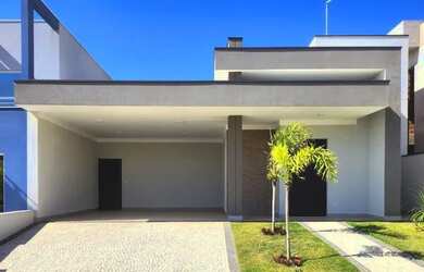 Imagem: A casa em condomínio possui 3 Dormitórios, 4 Banheiros, 4