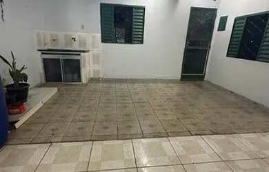 Imagem: A casa possui 2 Dormitórios, 1 Banheiro e está localizado