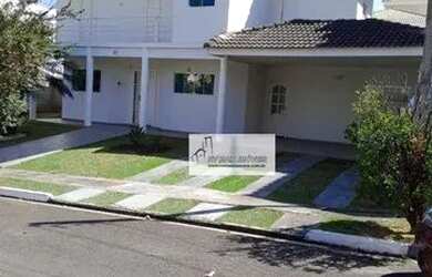 Imagem: A casa em condomínio possui 3 Dormitórios, 3 Banheiros, 4