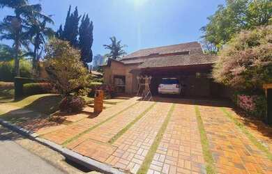 Imagem: A casa em condomínio possui 4 Dormitórios, 5 Banheiros, 4