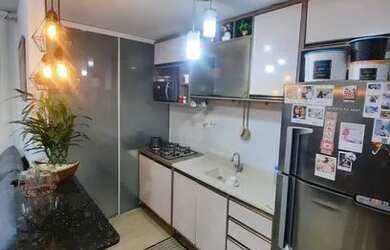 Imagem: O apartamento possui 2 Dormitórios, 1 Banheiro, 1 Vaga na garagem