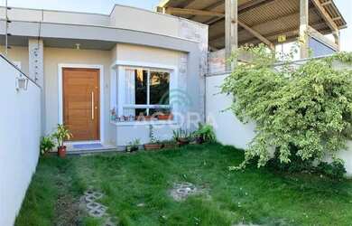 Imagem: A casa possui 2 Dormitórios, 1 Banheiro, 2 Vagas na garagem