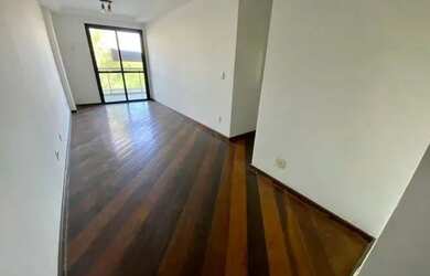 Imagem: O apartamento possui 4 Dormitórios, 1 Banheiro, 2 Vagas na