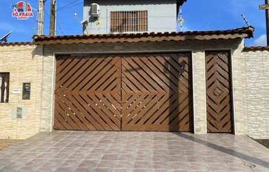 Imagem: A casa possui 5 Dormitórios, 5 Banheiros, 2 Vagas na garagem