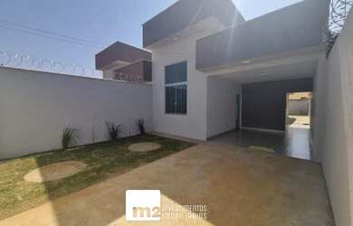 Imagem: A casa possui 3 Dormitórios, 2 Banheiros, 2 Vagas na garagem