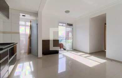 Imagem: O apartamento possui 3 Dormitórios, 1 Banheiro, 2 Vagas na