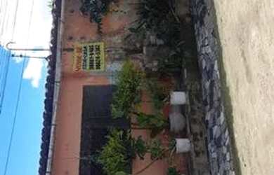 Imagem: A casa possui 2 Dormitórios, 2 Banheiros, 820m² de Área e