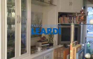 Imagem: O apartamento possui 3 Dormitórios, 3 Banheiros, 2 Vagas na