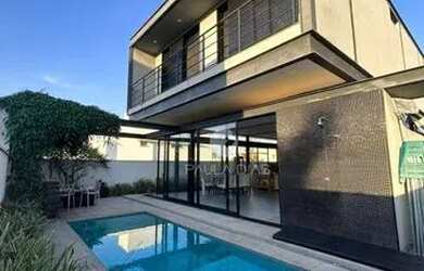 Imagem: A casa em condomínio possui 3 Dormitórios, 1 Banheiro, 4 Vagas