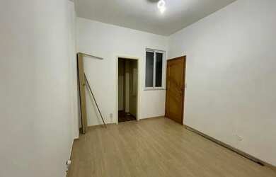 Imagem 4: Apartamento, sala e quarto com 45m2, vista livre, sol da manhã, quadra da Praia do Flameng