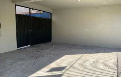 Imagem: A casa possui 3 Dormitórios, 5 Banheiros, 5 Vagas na garagem
