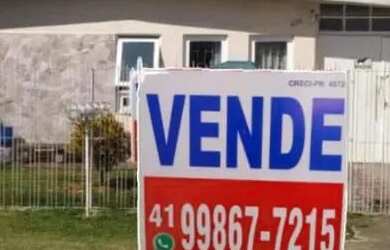 Imagem: A casa possui 4 Dormitórios, 4 Banheiros, 5 Vagas na garagem