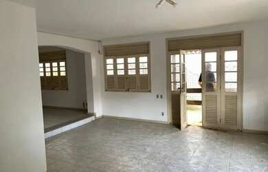 Imagem 3: Imóvel Comercial no Rio Vermelho: 3 Quartos, 1 Sala, 3 Banheiros, 6 Vagas e 220m² - Venda