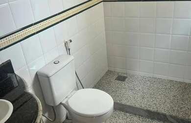 Imagem 9: Imóvel para aluguel possui 300 metros quadrados com 4 quartos em Vila...