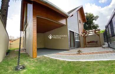 Imagem: A casa possui 3 Dormitórios, 4 Banheiros e 116m² de Área