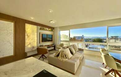 Imagem 2: Apartamento 3 dormitórios mobiliado e decorado alto padrão no Centro...