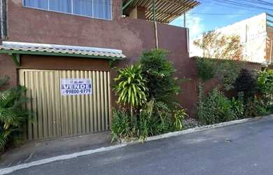 Imagem: A casa possui 3 Dormitórios, 3 Banheiros, 5 Vagas na garagem