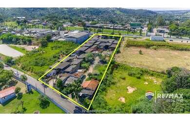 Imagem: O terreno possui 6975m² de Área e está localizado em Marambaia