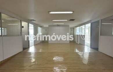 Imagem: O depósito possui 5 Vagas na garagem, 847m² de Área e Imóvel