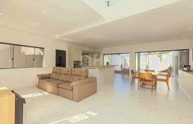 Imagem 4: Sobrado com 04 suítes e 03 vagas de garagem Bom Retiro Matinhos