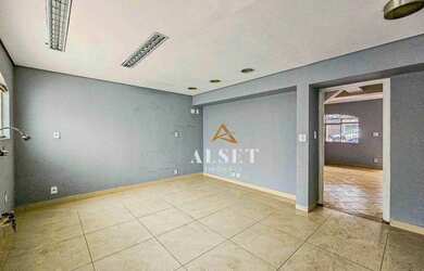 Imagem: O depósito possui 2 Vagas na garagem, 100m² de Área e está