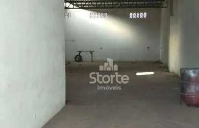 Imagem: O depósito possui 240m² de Área e está localizado em Loteamento