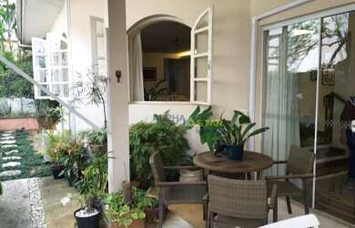 Imagem: A casa em condomínio possui 4 Dormitórios, 4 Banheiros, 2