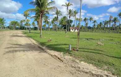 Imagem: O terreno possui 318m² de Área e está localizado em Araruama