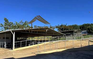 Imagem: A fazenda possui 1m² de Área e está localizado em Angatuba