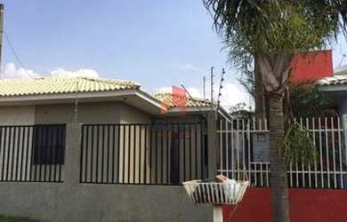 Imagem: A casa possui 3 Dormitórios, 1 Banheiro, 1 Vaga na garagem