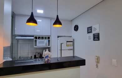 Imagem: O apartamento possui 2 Dormitórios, 1 Banheiro, 1 Vaga na garagem