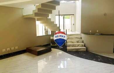 Imagem: A casa em condomínio possui 4 Dormitórios, 5 Banheiros, 4