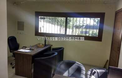 Imagem: O depósito possui 5 Vagas na garagem, 396m² de Área e está