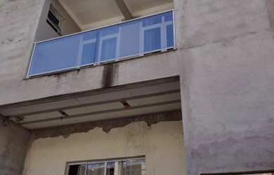 Imagem: A casa possui 3 Dormitórios, 3 Banheiros, 2 Vagas na garagem