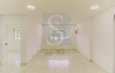 Imagem: A casa possui 5 Dormitórios, 5 Banheiros, 3 Vagas na garagem