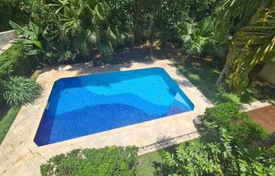 Imagem: A casa em condomínio possui 4 Dormitórios, 2 Banheiros, 3