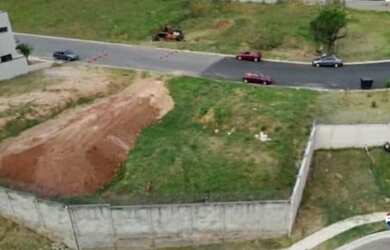 Imagem: O terreno à venda possui 305m² de Área e está localizado