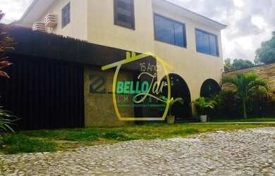 Imagem: A casa possui 1 Dormitório, 4 Banheiros, 5 Vagas na garagem