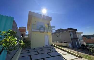 Imagem: A casa em condomínio possui 3 Dormitórios, 3 Banheiros, 2