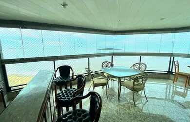 Imagem: O apartamento possui 4 Dormitórios, 5 Banheiros, 3 Vagas na