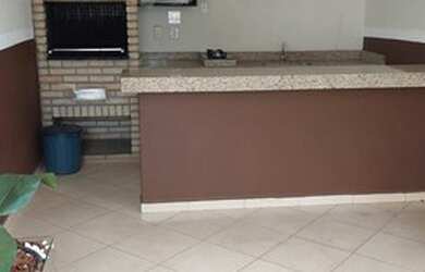 Imagem: O apartamento possui 2 Dormitórios, 1 Banheiro, 1 Vaga na garagem