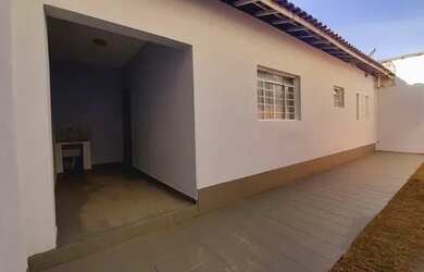 Imagem: A casa possui 1 Dormitório, 1 Banheiro, 50m² de Área e está