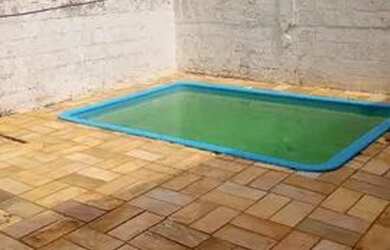 Imagem: A casa possui 3 Dormitórios, 2 Banheiros, 1 Vaga na garagem